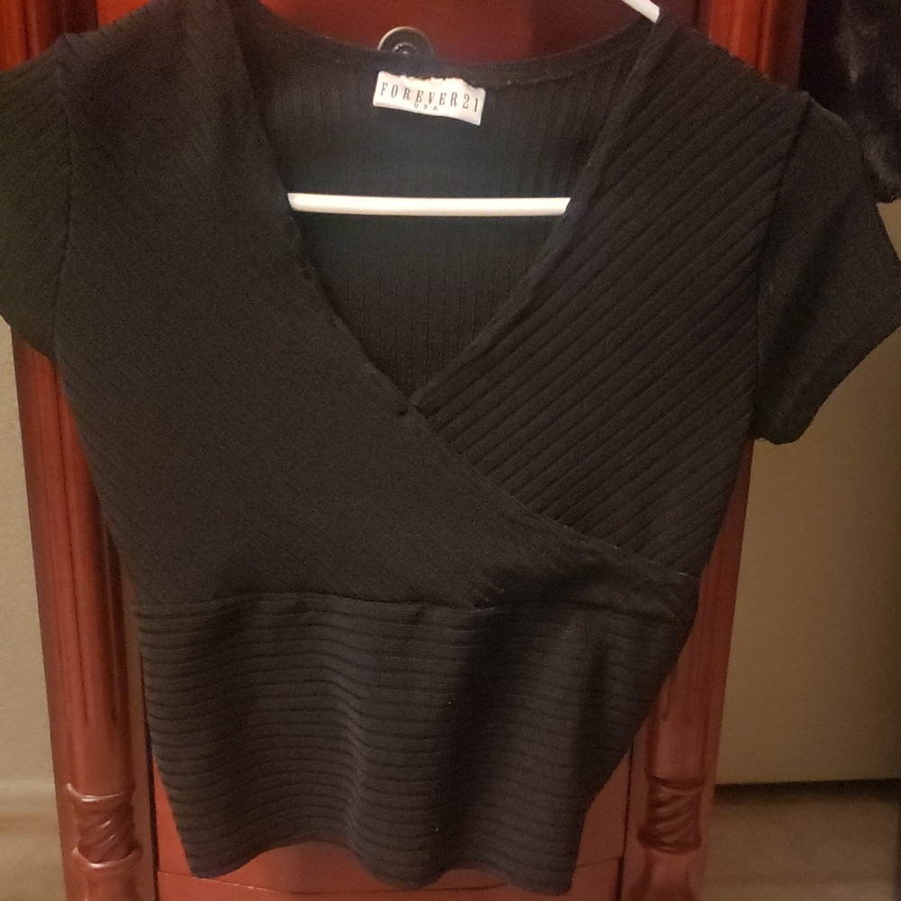 Forever 21 Black Short Sleeve Wrap like Top. V-Neck line